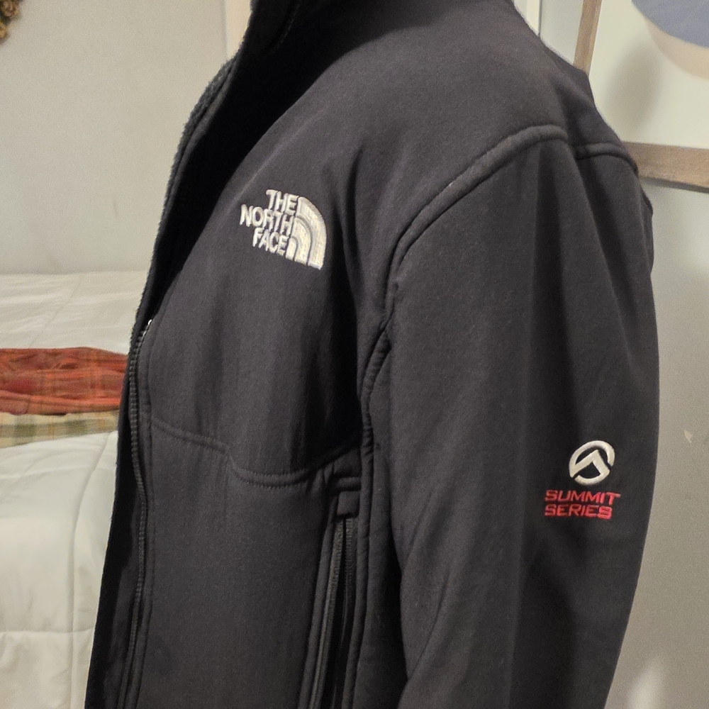 The North Face Women's Black Performance Jacket